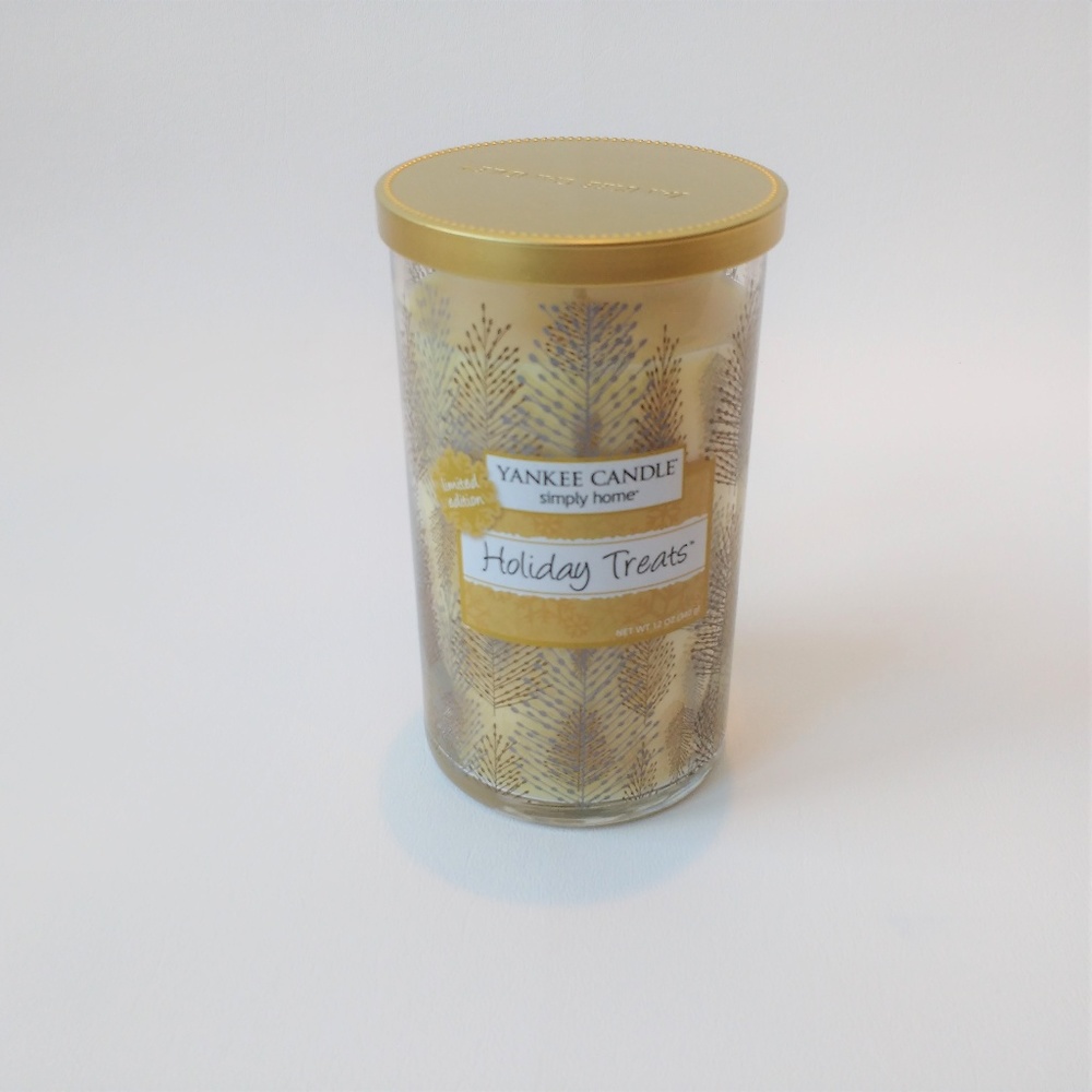 Yankee Candle Holiday Treats Jar Candle 12 oz